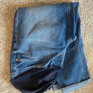 Old navy maternity boyfriend skinny crops